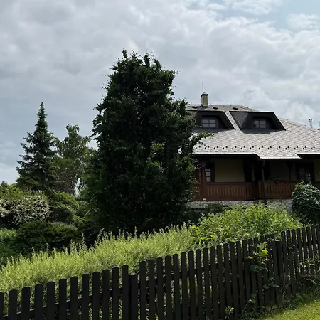 Villa Křivoklátské Johnyho Bydlení